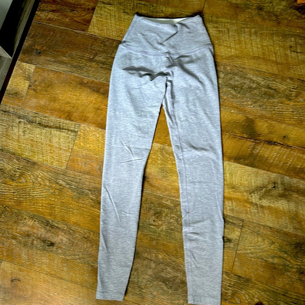 Beyond yoga spacedye in light lilac! Pristine shape - only worn a few times!